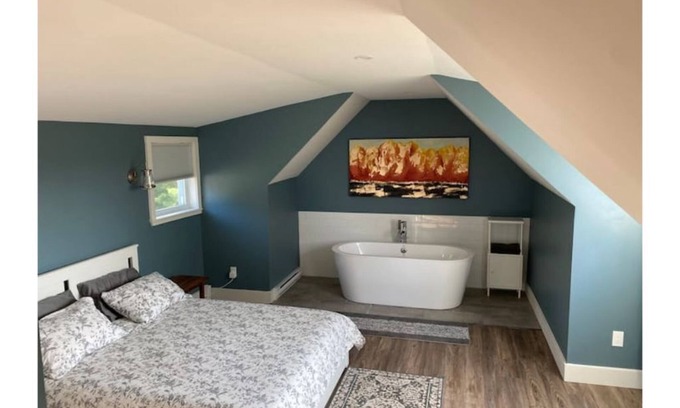Stanstead Township Apartment | Relax, Zen condo, with AC, country side & lakes