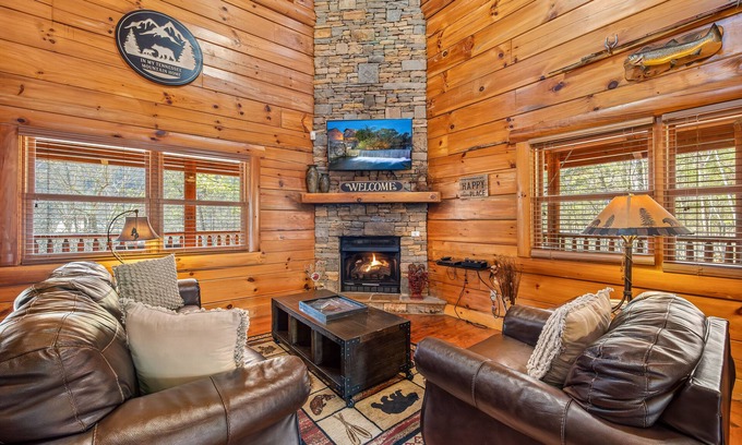 Gatlinburg - Pigeon Forge Cabin | Relaxation awaits you! Great location, easily accessible!