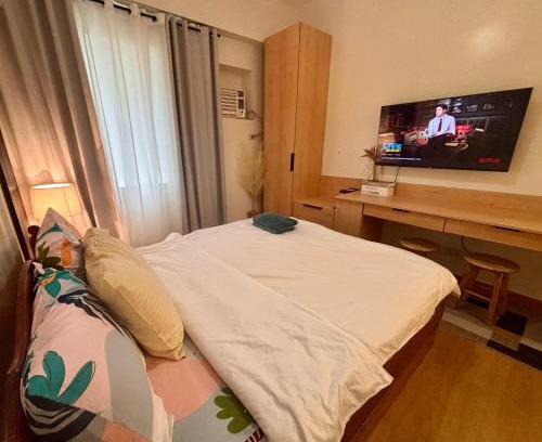 Novaliches Apartment | Relaxation for Family & Couples Comfort Netflix & Chill Near Mall SM Fairview Trees Residences Quezon City