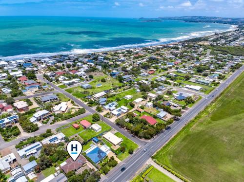 Port Elliot House | Relaxed Family Beach House - No Linen Included