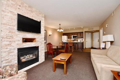 Oro-Medonte Apartment | Relaxing 2BR Retreat at Carriage Hills