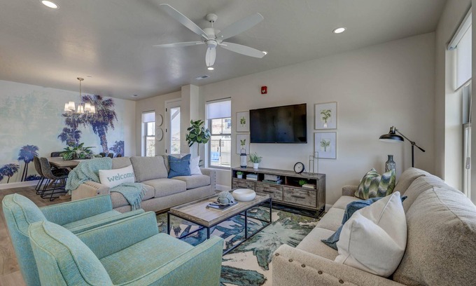 St. George House | Relaxing| 4 bedroom | lazy river | mini golf | SP