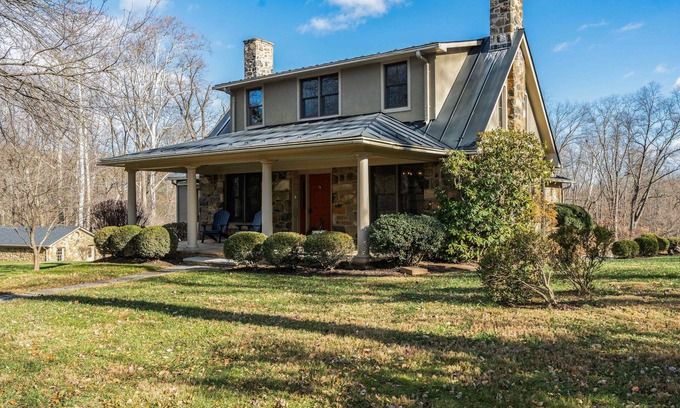 Aldie House | Relaxing Aldie Retreat, with Fireplaces and Pool