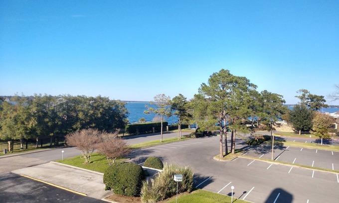Walden on Lake Conroe Condo | Relaxing and Spacious lake view One Bedroom condo on the water