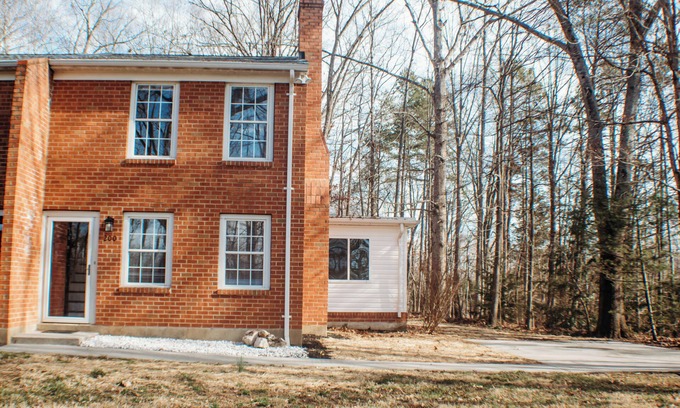 Gordonsville House | Relaxing comfort in quaint town- 3 bedroom in delightful Gordonsville