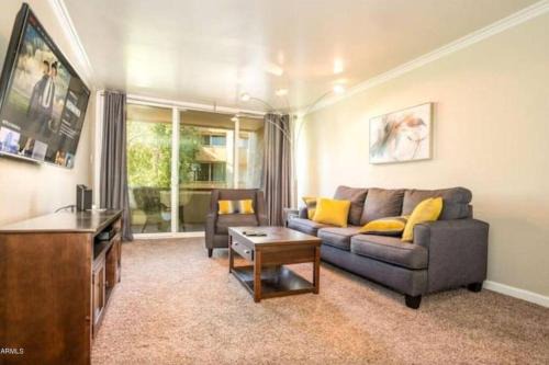South Scottsdale Apartment | Relaxing Condo with Parking - Minutes to Old Town!