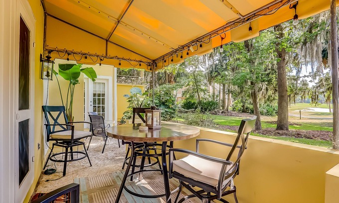 Shipyard Plantation Condo | Relaxing Evian Condo | Enjoy pool, golf, & tennis | Quick walk to the beach