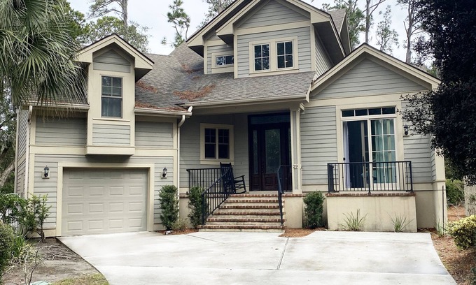 Sea Pines House | Relaxing family home, pristine, like new, private pool, sleeps 8-10