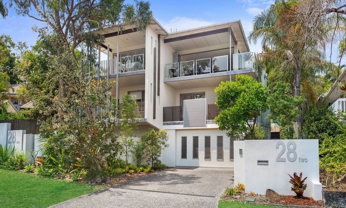 Noosa Heads House | Relaxing Family Home for Enjoyment with own Private Pool and Entrance.