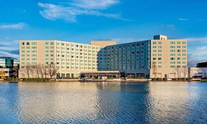 Redwood Shores House | Relaxing Getaway Awaits! 2 Modern Units, Waterfront Lagoon View, Pets Allowed!