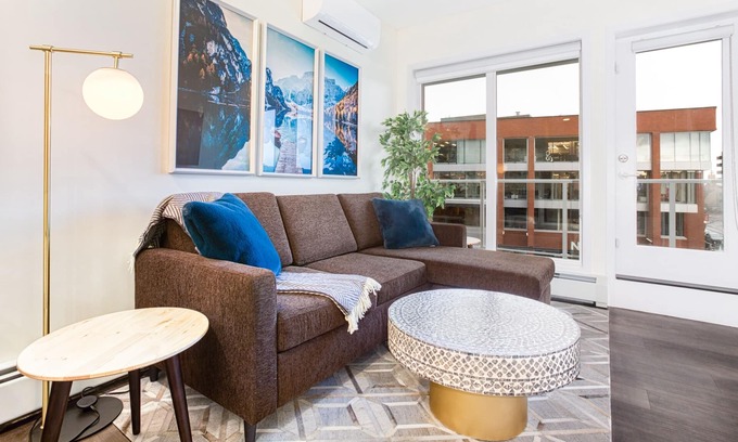Beltline Apartment | Relaxing Getaway/King Bed/Rooftop Patio/Downtown