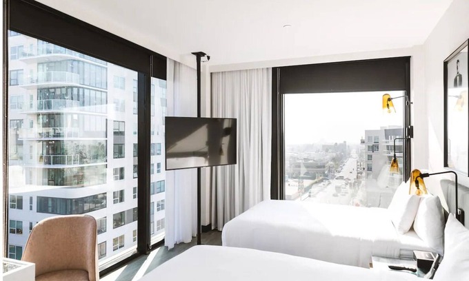 Hollywood Hotel | Relaxing Hollywood Stay: Pool, Rooftop, Pets Allowed, Attractions Nearby