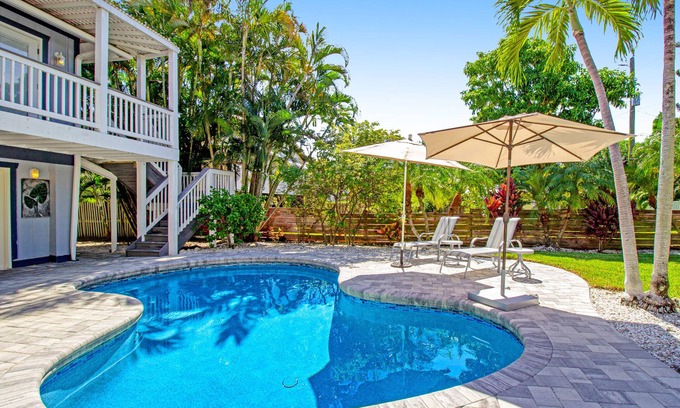 Anna Maria House | Relaxing Home with Private Pool, High-Speed WiFi, Central AC, & Washer/Dryer