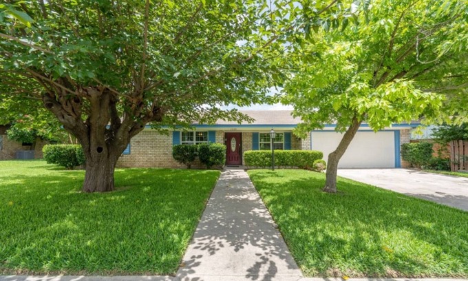Killeen House | Relaxing house with Hot Tub and Private Pool