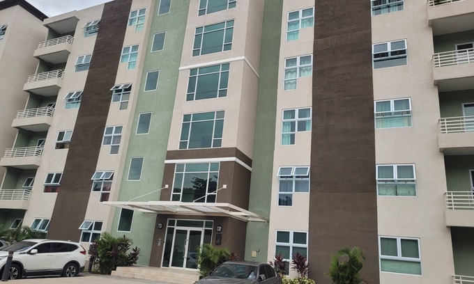 Eden Gardens Apartment | Relaxing Kingston Apartment in close proximity to entertainment