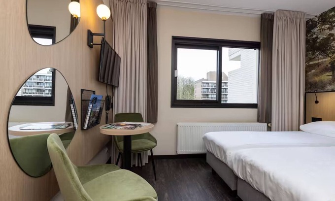 Winterswijk Hotel | Relaxing Nature Retreat with Indoor Pool, Lush Gardens and Free Parking
