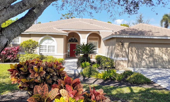 Bonita Springs House | RELAXING OASIS-Private Lanai Heated POOL & SPA. 4 Bed, 3.5 Bath/Beach 10 min