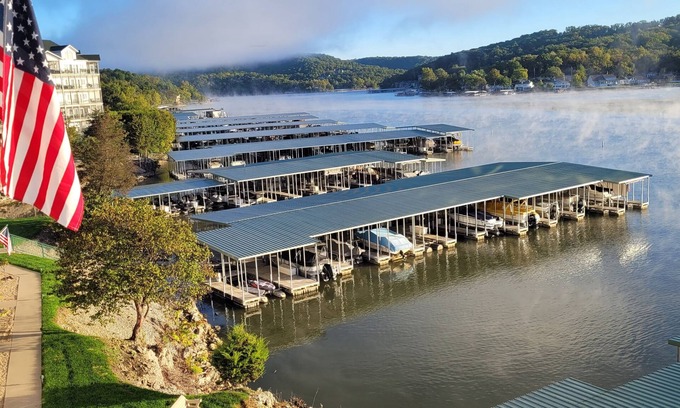 Camdenton Condo | Relaxing on the Big Nianguan3BR w/Loft - 6 Beds