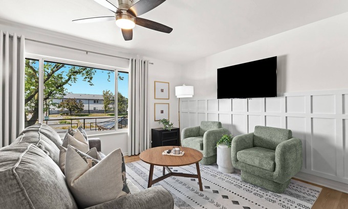 Royal Oak Apartment | Relaxing One-Bedroom Retreat | King Bed | Royal Oak