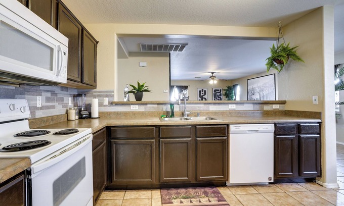 Tuscano House | Relaxing Phoenix Home w/ Patio & Fenced-In Yard