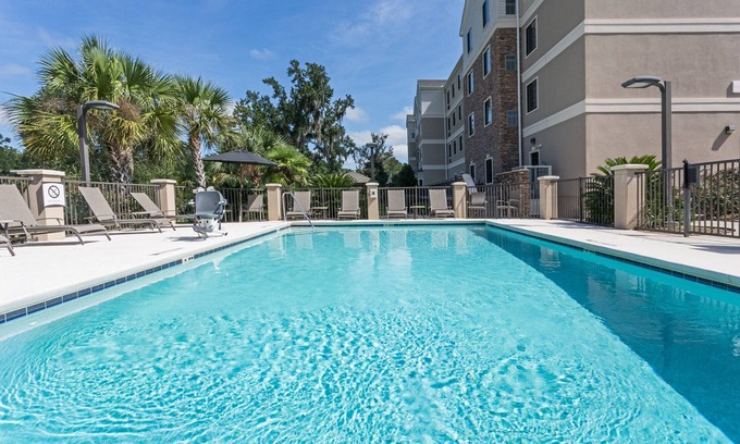 Tallahassee Condo | Relaxing Retreat! 2 Bedroom Suite in Tallahassee! Free Breakfast + 24h Business Center