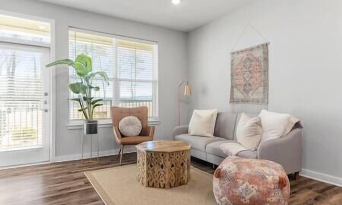 Madison Apartment | |relaxing retreat| great location|Pool&Gym