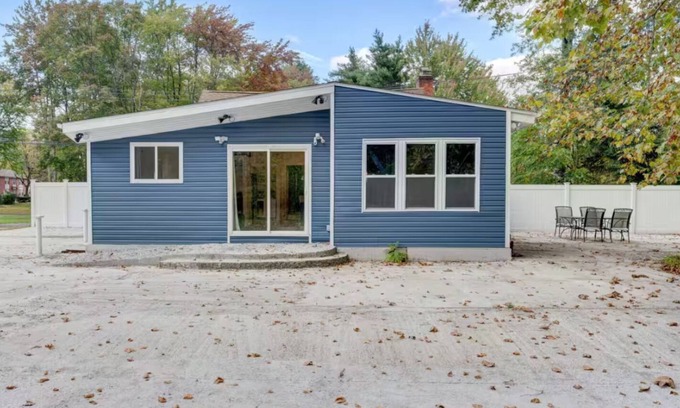 Bloomfield Apartment | Relaxing Retreat w/Sweet Yard!