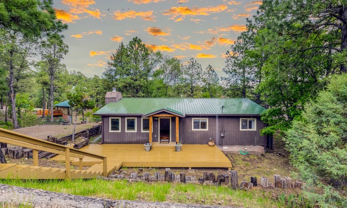 Ruidoso House | Relaxing Ruidoso Escape—3BR Cabin with Hot Tub & Nature Surroundings
