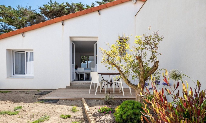 Bretignolles-sur-Mer Ski Chalet | Relaxing stay in Bretignolles for 4 people