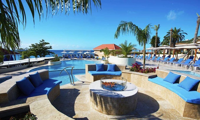 Philipsburg House | Relaxing Stay! 4 Units, Swimming Pools, Free Parking! Close to Little Bay Beach!