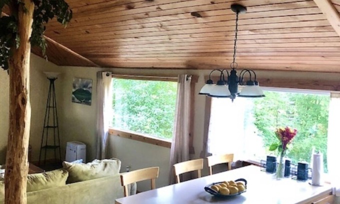 Campbellsport House | Relaxing Tree house on the lake!