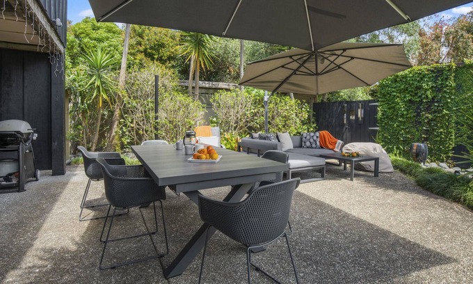 Point Wells House | Relaxing Tropical Retreat - Point Wells Holiday Home
