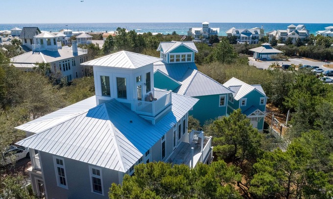 Seaside House | Remarkable Seaside Proper Home on Forest Close to Beach and Amenities!