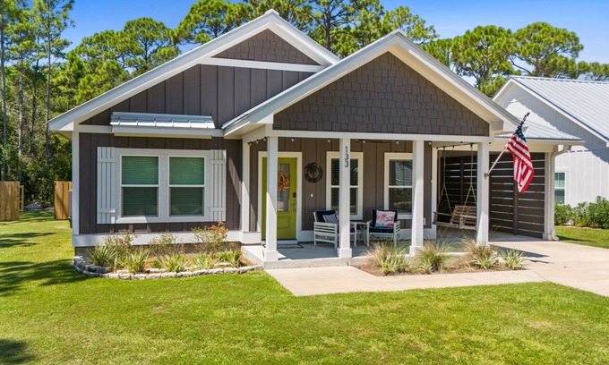 Magnolia Bluffs House | Reminiscing, just a few short minutes to the beach