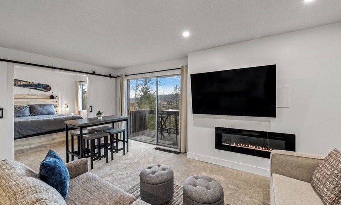 Steamboat Springs Condo | Remodeled 1-Bdrm Ski-In/Ski-Out Condo w/Mt Views!