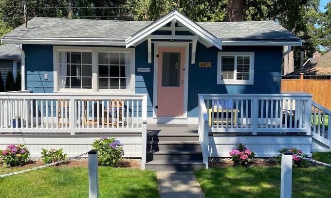 Birch Bay Cottage | Remodeled 1930 Birch Bay Cottage Close to Beach