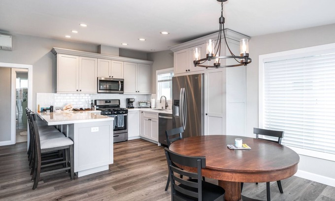 Balboa Island House | Remodeled Balboa Island Gem