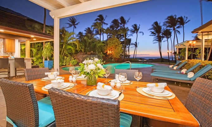 Halama Street House | REMODELED BEACHFRONT ESTATE, MAGNIFICENT MANGO SURF