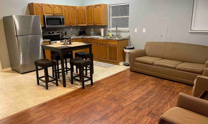 Alachua House | Remodeled cottage close to Springs and Gainesville