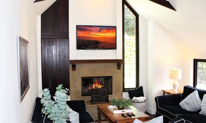 La Jolla Shores House | Remodeled Cottage - Minutes to Beach, Park, Shops!