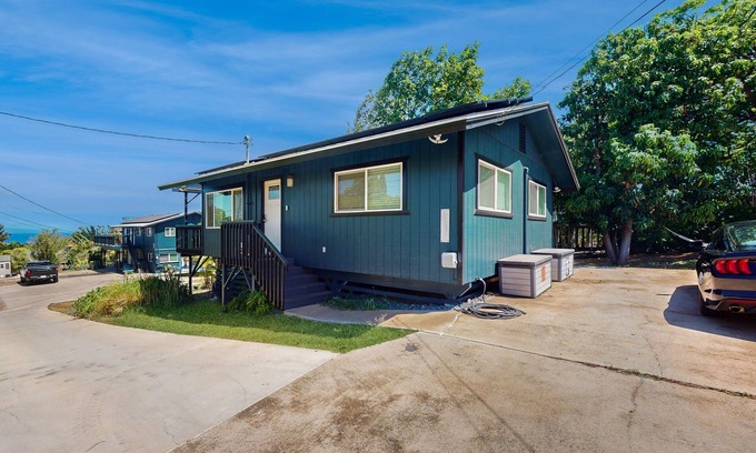 Kihei Cottage | Remodeled cottage with AC, ocean views, yard & lanai - near beach, golf & dining