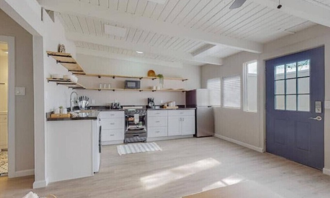 Albuquerque Apartment | Remodeled Courtyard Apt w/King Bed, In-Unit W&Dnn