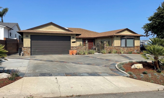 Redondo Beach House | Remodeled Exec 4bd 4bth Villa. Walking Distance from Beach and Riviera Village.