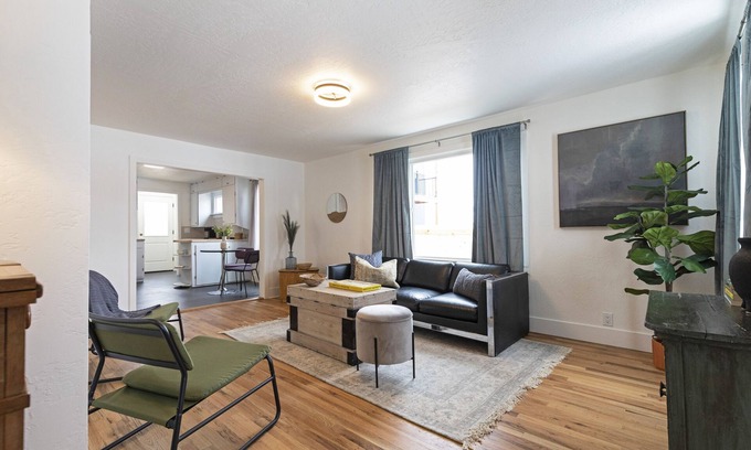 Franklin to the Fort House | Remodeled Historic Central Missoula Home - 5 mins to Downtown