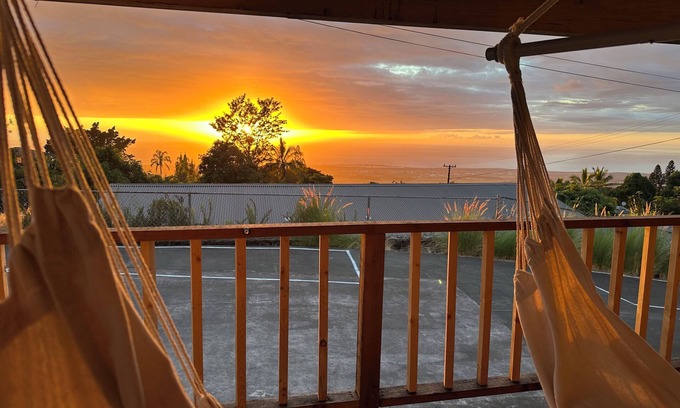 Kalaoa House | Remodeled Kona Home w/Panoramic Ocean Views & Vibrant Sunsets