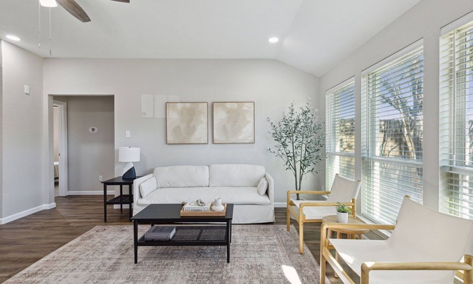 Celina House | Remodeled Modern Private Boutique Getaway! 3bd/2ba