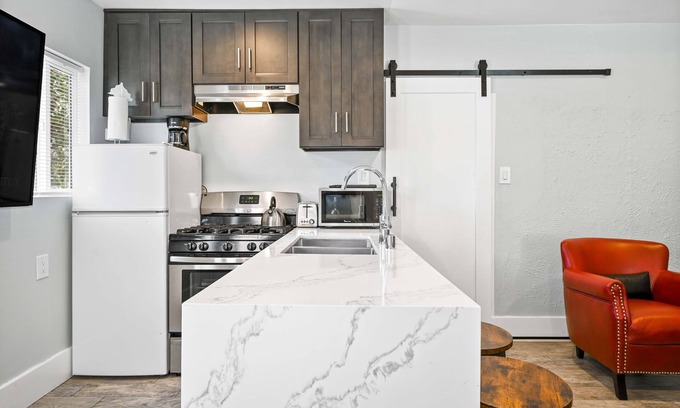 Alamitos Beach Apartment | Remodeled Modern, Walking Distance to Beach