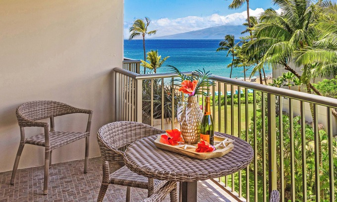 Kaanapali Condo | Remodeled Ocean View Studio at The Whaler 518|Kaanapali Beach|Walk to Dining