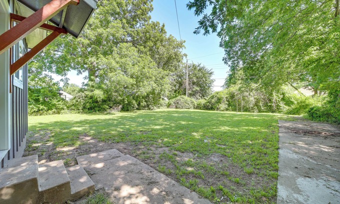 Tulsa Cottage | Remodeled Tulsa House w/Yard ~ 4 Mi to Downtown!