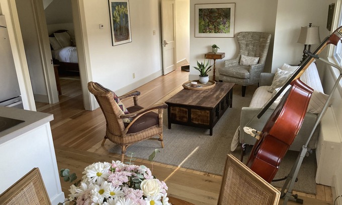 Sheffield Apartment | Remodeled Unit #2, 7 min to Great Barrington, 12 min to Ski Resorts & Trails